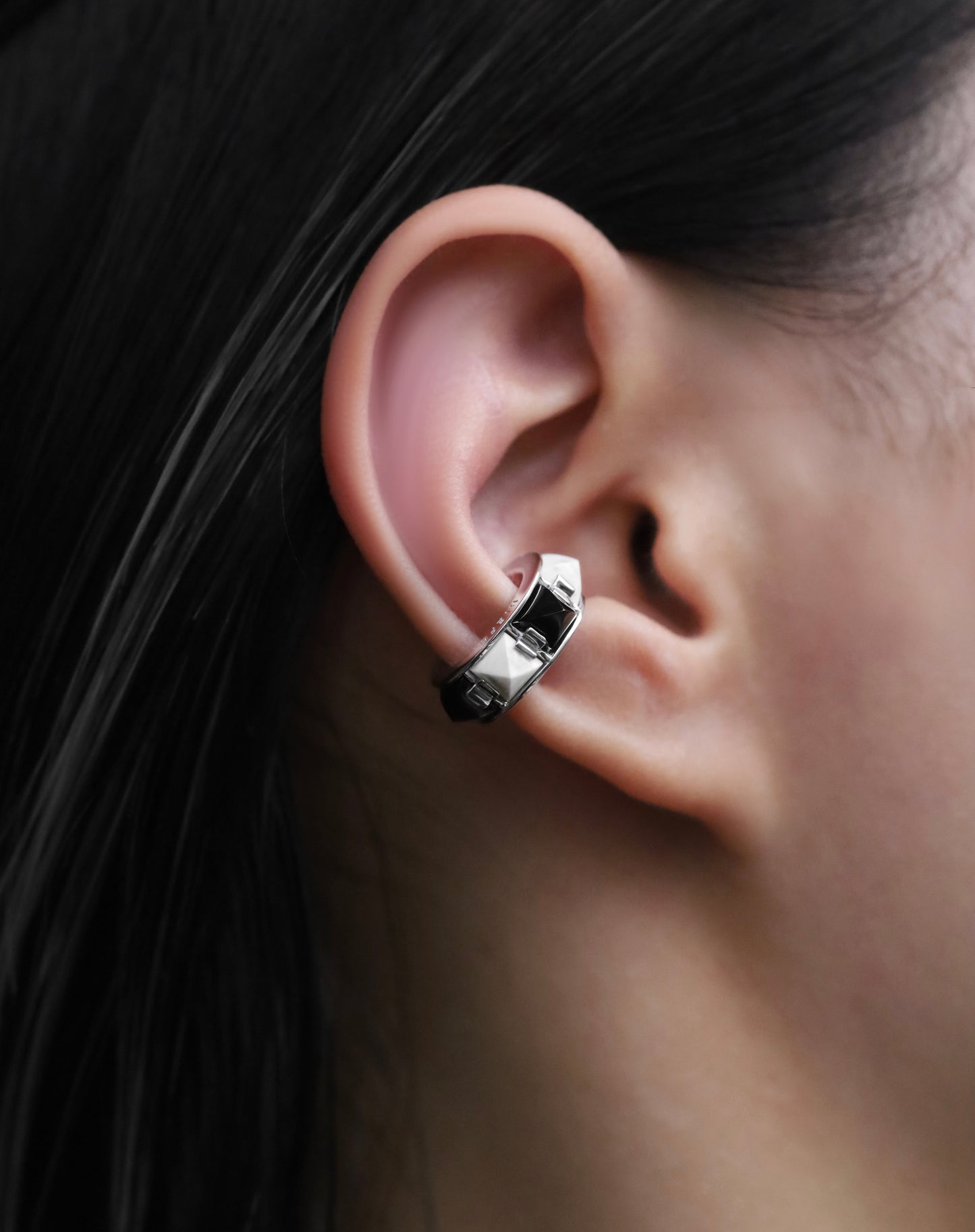 Arc Ear Cuff_SV925 × Black Spinel × Howlite