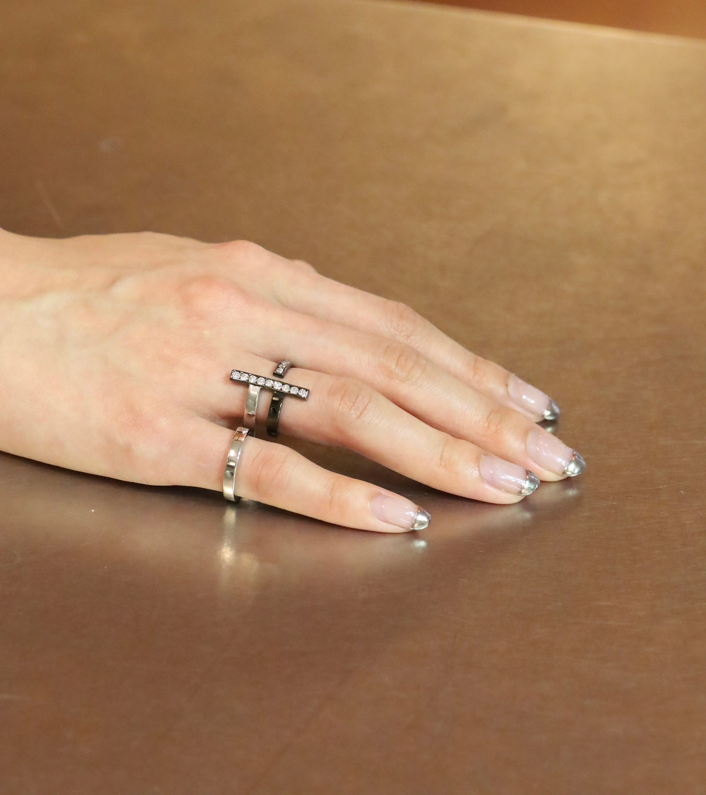 Stand Double Finger Ring_BLK × White Dia 0.55ct